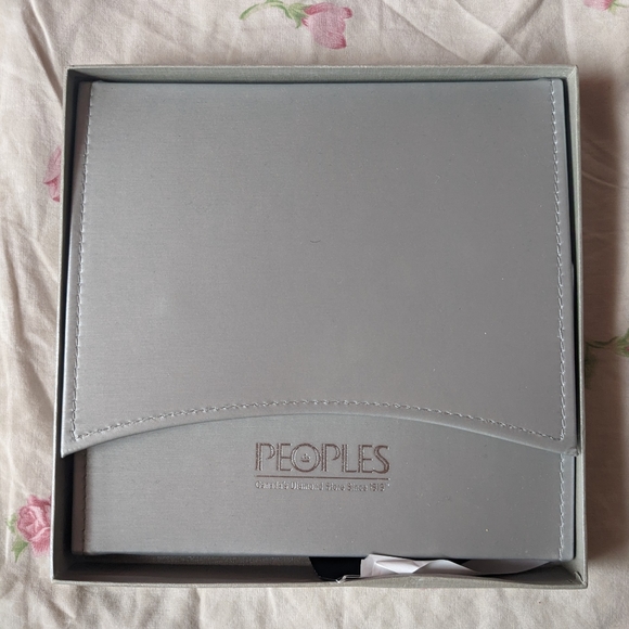 People's Jewellers Set - Picture 7 of 16